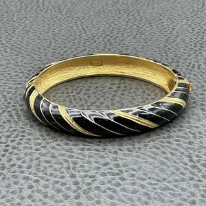 Vintage Dotty Smith Bracelet Black Enamel Gold Tone Bangle Womens Jewelry